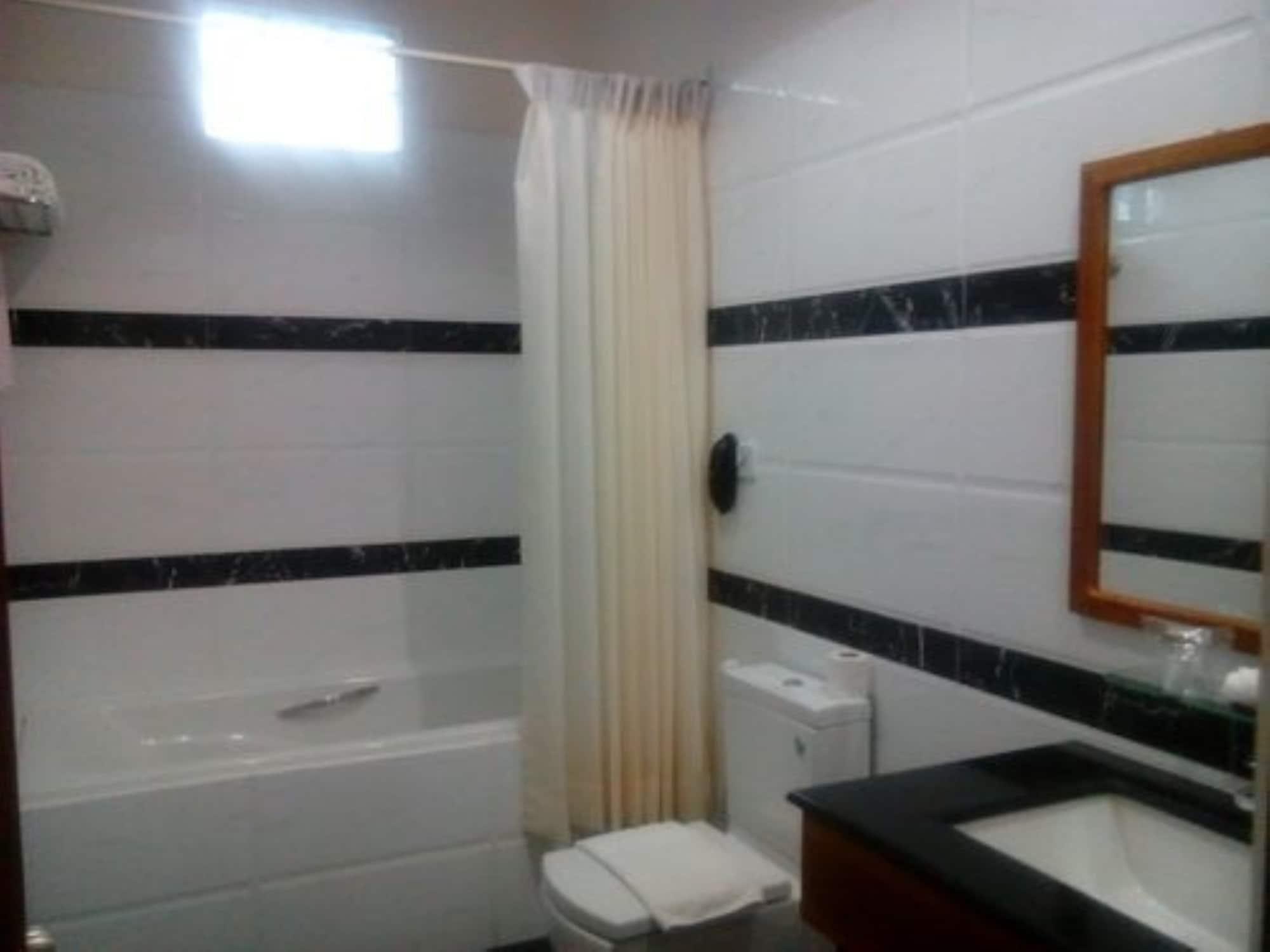 Hotel 7 Mile Yangon Dış mekan fotoğraf