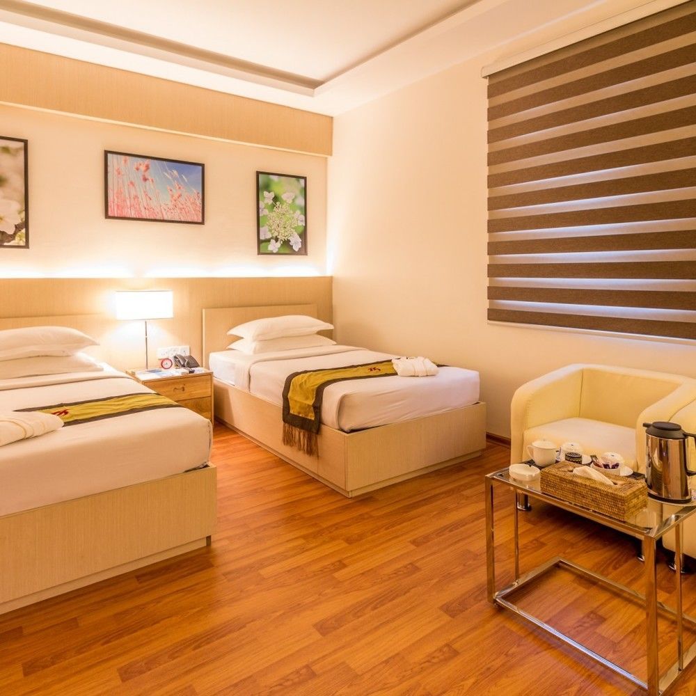 Hotel 7 Mile Yangon Dış mekan fotoğraf