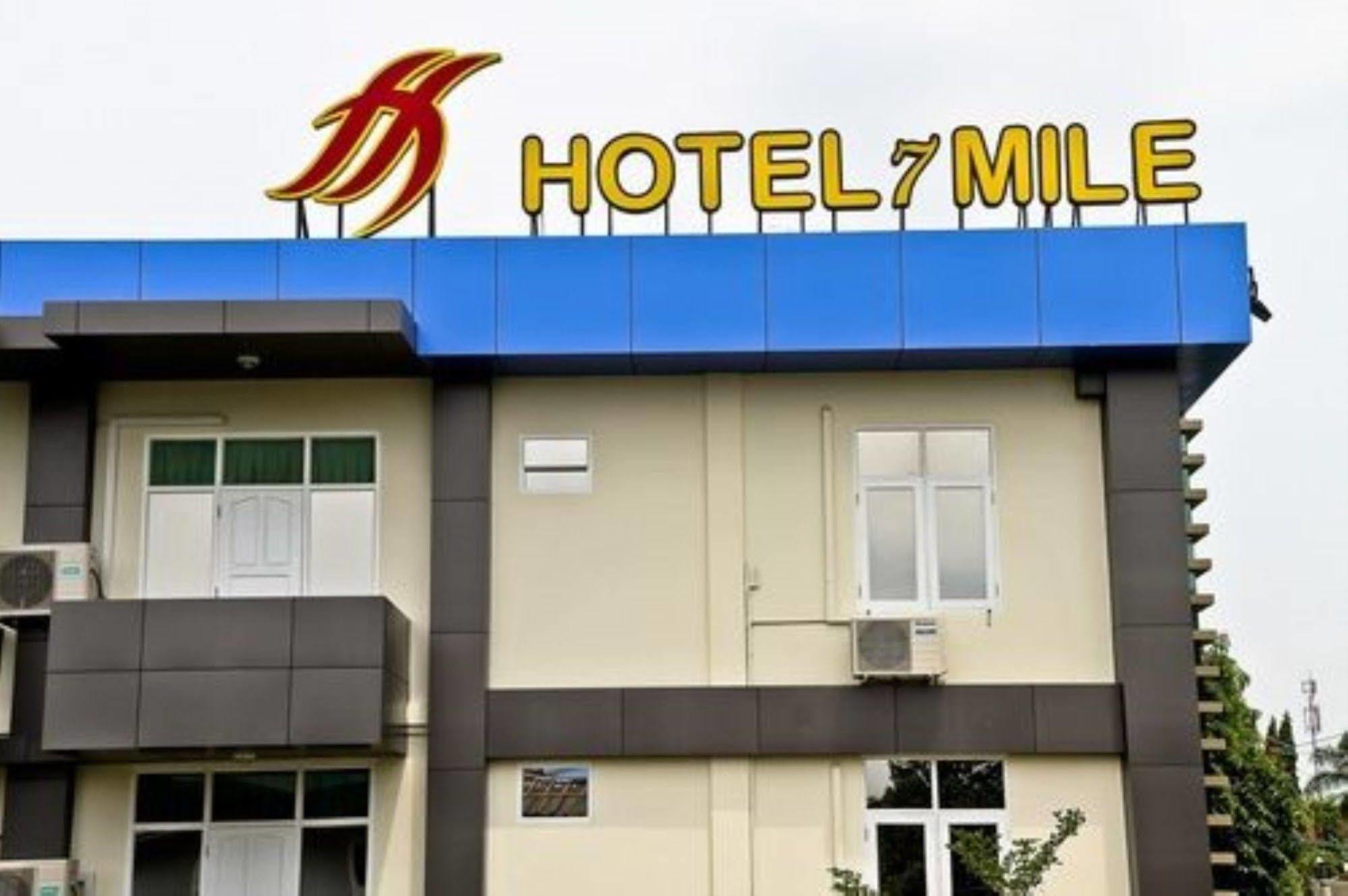 Hotel 7 Mile Yangon Dış mekan fotoğraf