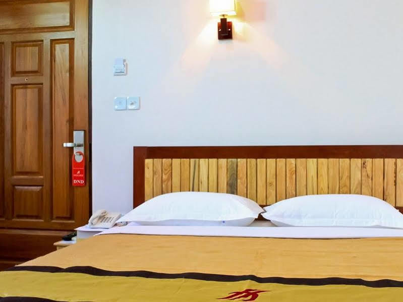 Hotel 7 Mile Yangon Dış mekan fotoğraf